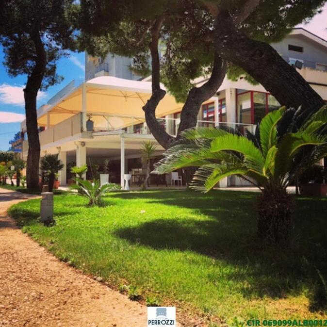 Hotel Perrozzi Vasto Exterior photo