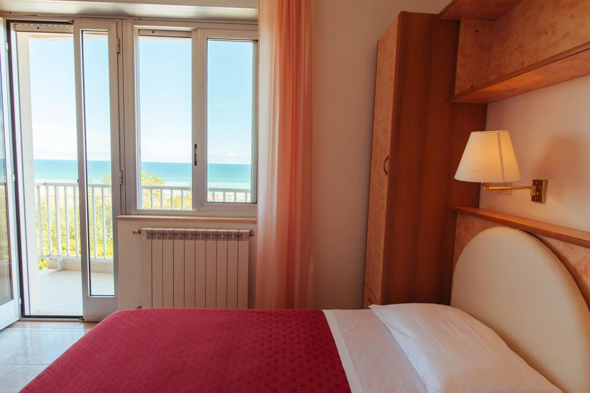 Hotel Perrozzi Vasto Room photo