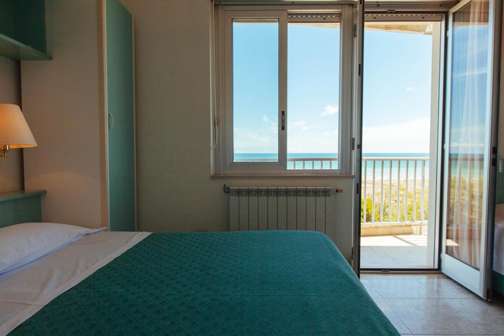 Hotel Perrozzi Vasto Room photo