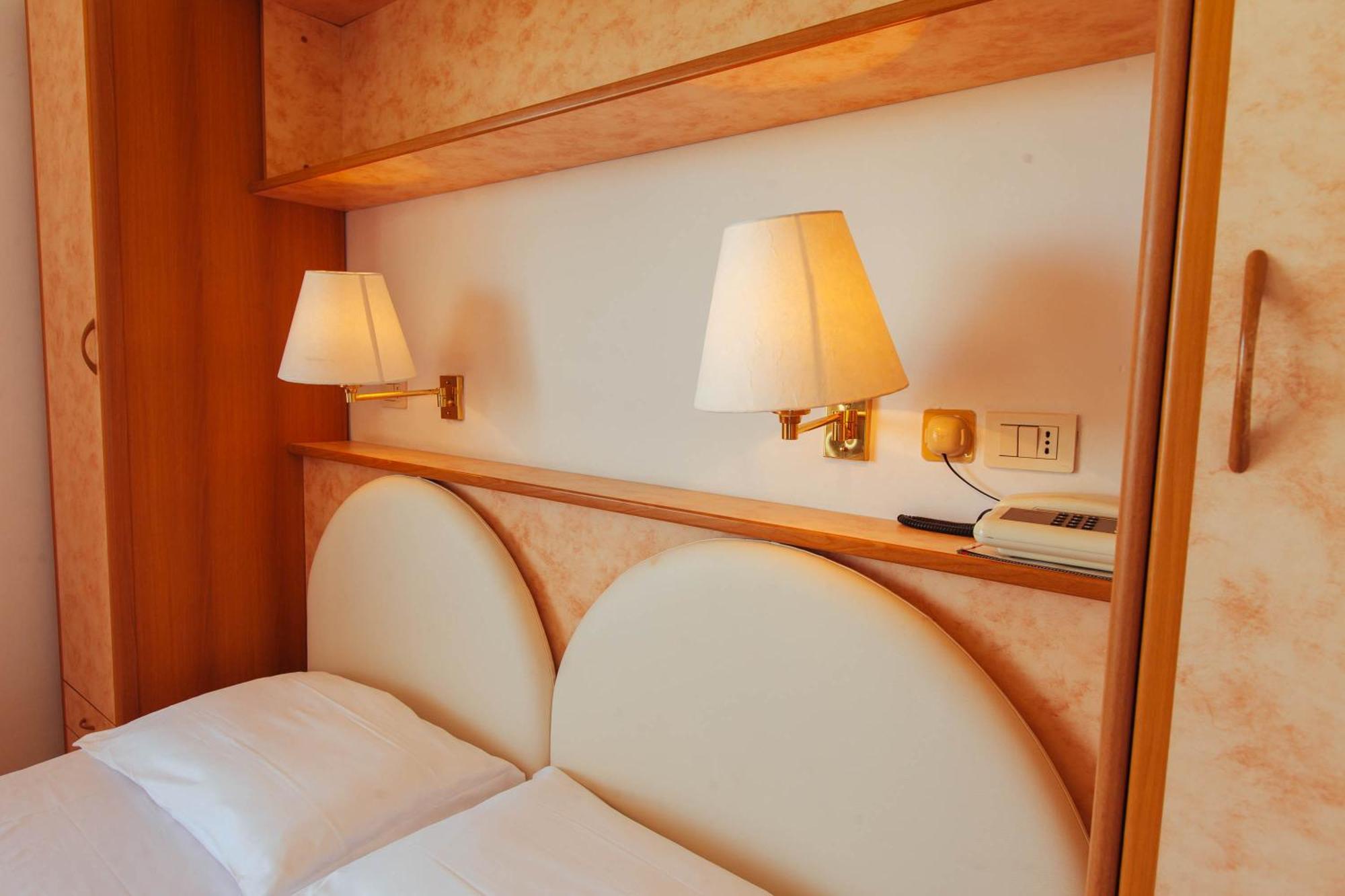 Hotel Perrozzi Vasto Room photo